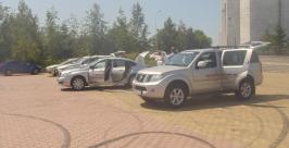 Нисан и Митсубиси въехали на Театральную площадь Биробиджана Юрий Скачков