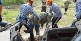 Юные спасатели состязались в оказании помощи пострадавшим в результате ЧС в Биробиджане  Пресс-служба МЧС по ЕАО