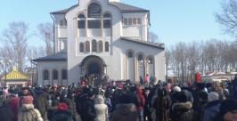 Сотни жителей Биробиджана пришли на площадь Благовещенского собора в Прощеное воскресенье Наталья Мурье