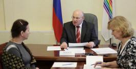 Губернатор ЕАО провел личный прием граждан в Приемной Президента РФ http://www.eao.ru/Images/News_reg/2012/news_2903126.jpg