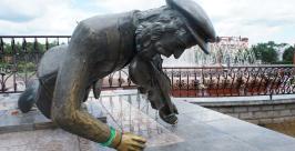 Статуя еврейского скрипача скоро вернется на Театральную площадь Биробиджана Алексей Капер