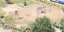 День рождения пятиэтажки отметили на улице Юбилейной в  Биробиджане  МИГ