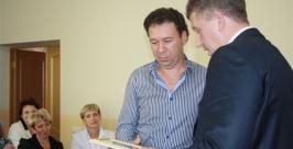 Андрей Пархоменко благодарит Сергея Мишина за прямую трансляцию праздничных мероприятий Владимир Иващенко