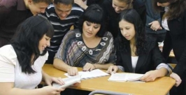 Три молодых педагога пополнили в этом году ряды преподавателей Октябрьского района ЕАО   http://www.gazetaeao.ru/gazetiy/birobidjaner-shtern/3914304-03.10.2012/prikipela-dusha-k-shkole.html