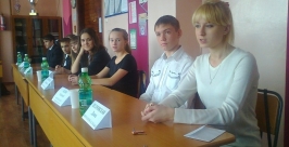 Проблемы неэффективности вузов волнуют школьников Биробиджана http://arinin79.livejournal.com/