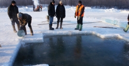 Крещенские купели на реке Бире в Биробиджане будут готовы сегодня к вечеру Юрий Скачков