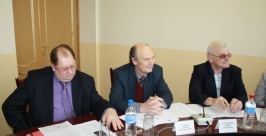 Заседают депутаты городской Думы Биробиджана Владимир Иващенко