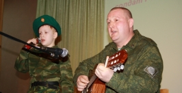 Конкурс патриотической песни в школе №1 г. Биробиджана Владимир Иващенко