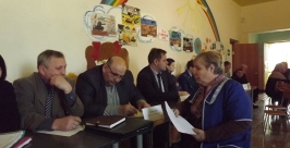 Своими недовольствами поделились жители с. им. Тельмана с главой Смидовичского района Инна Лабунец
