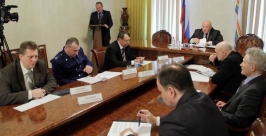Главы районов отчитались губернатору ЕАО о борьбе с коррупцией Департамент пресс-службы губернатора и правительства ЕАО