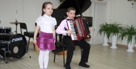 Брат и сестра Явиц исполнили частушки РИА EAOmedia