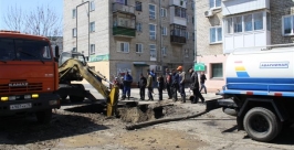 Порыв водовода в центре Биробиджана Владимир Иващенко