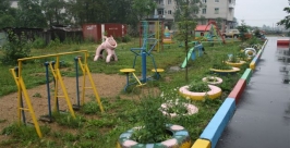 Двор-сказку создали жильцы многоквартирного дома в Биробиджане корр. ИА ЕАОmedia