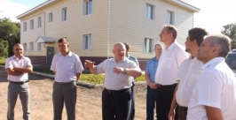 Губернатор ЕАО обсудил проблемы ЖКХ и переселения из ветхого жилья в Ленинском районе Департамент пресс-службы губернатора и правительства ЕАО