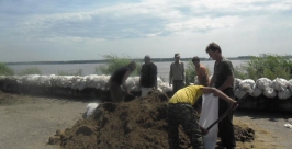 На строительство дамбы в Амурзете вышли местные жители сайт администрации Октябрьского района