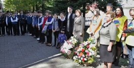 Мемориальные доски двум известным жителям установили в Биробиджане Пресс-служба Законодательного Собрания ЕАО