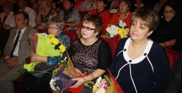 В канун Дня учителя педагогам ЕАО вручили губернаторские премии и другие награды ИА EAOmedia