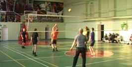 Участковые ЕАО отметили 90-летие службы волейбольным турниром в Биробиджане ГТРК Бира