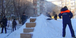 Сотрудники МЧС России по ЕАО построили ледовый городок пресс-служба ГУ МЧС России по ЕАО