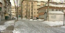 Покрытые слоем укатанного снега придомовые территории волнуют биробиджанцев ГТРК &quotБира&quot