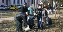 Горожане вышли на субботник Владимир Иващенко