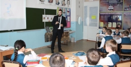 Раввин Эли Рисс помог провести урок по ОРКиСЭ Владиир Иващенко, ИА ЕАОmedia