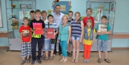 День экологии провели представители Молодежного правительства ЕАО http://www.molodezh79.ru/novosti/item/3260-deniy-yekologii