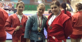 Золото и серебро взяли спортсменки из ЕАО на чемпионате ДФО по самбо в Хабаровске Из архива Владимира Хроменко