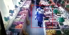 Полицейские разыскивают подозреваемую в преступлении девушку с ребенком  фото с камеры видеонаблюдения 