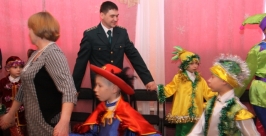 Сотрудники Биробиджанской таможни побывали на новогоднем утреннике в детдоме с. Валдгейм Пресс-служба Биробиджанской таможни