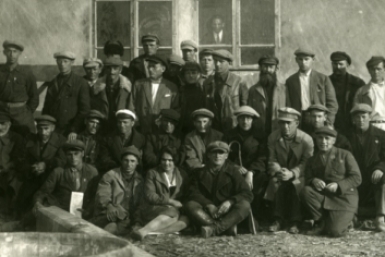 Группа переселенцев, прибывших в 1928 г. Ст. Тихонькая. 1930 г. Наследие ЕАО