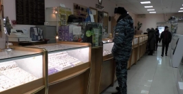 &quotЮвелирных&quot воришек задержали полицейские Биробиджана по горячим следам пресс-служба МО МВД &quotБиробиджанский&quot