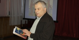 Евгений Синяков рассказывает, как дописывал книгу Владимир Иващенко, ИА ЕАОmedia