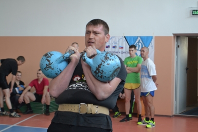 Полицейские стали триумфаторами состязаний по гиревому двоеборью среди силовиков ЕАО пресс-служба УМВД по ЕАО