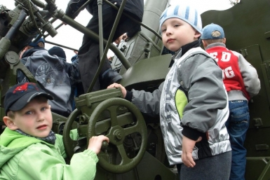 Выставка военной техники в 2010 году редакция газеты &quotБиробиджанская звезда&quot, Василий Кравцов