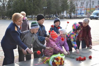 Путешествие в Биробиджан военных лет совершили воспитанники Центра реабилитации подростков сайт областного Центра социально-психологической помощи семье и молодежи