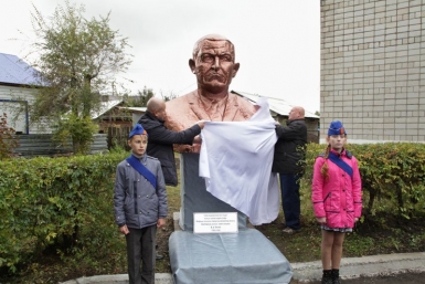 Памятник Владимиру Пеллеру восстановили в ЕАО Пресс-служба Законодательного Собрания ЕАО