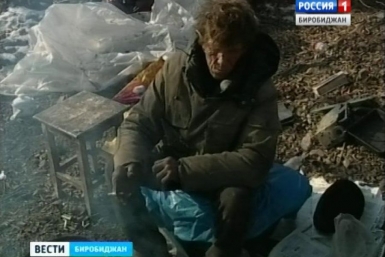 Бросить курить ради жилья не готов бомж из Биробиджана ГТРК &quotБира&quot