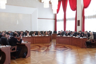 Структуру доходов и расходов областного бюджета рассмотрели депутаты ЕАО пресс-служба областного парламента