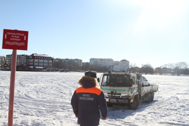 Бесхозную машину обнаружили спасатели на льду залива пресс-служба ГУ МЧС России по ЕАО