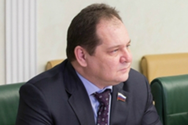 Ростислав Гольдштейн  пресс-служба сенатора 