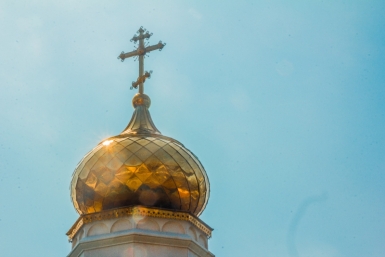 С праздником Светлой Пасхи поздравляют жителей ЕАО первые лица региона Александр Ратников, РИА PrimaMedia