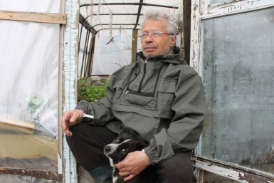 Своего маленького охранника Вилорий Наумкин по-простому кличет Хунхузом Редакция газеты &quotДи Вох&quot