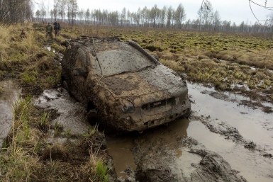 В грязевые ванны окунулись любители бездорожья в Биробиджане Предоставлено внедорожным клубом &quotПрорыв&quot