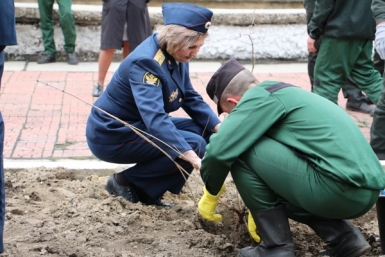 Биробиджанские осужденные выпустили в небо бумажных журавлей и посадили &quotСирень Победы&quot Пресс-служба УФСИН России по ЕАО 