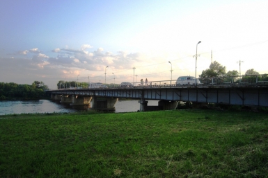 Улучшит ли ремонт старого моста в Биробиджане его покрытие, выясняет ЕАОMedia у читателей ИА ЕАОmedia
