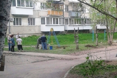 &quotБлуждающих&quot со двора во двор качелей опасаются родители маленьких биробиджанцев Народный корреспондент