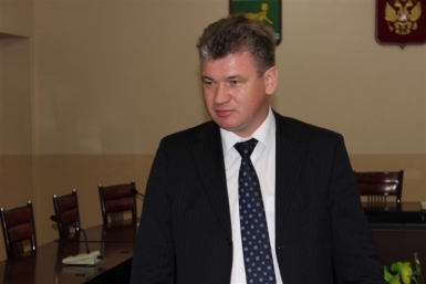 Мэр Биробиджана представил депутатам городской Думы отчет о результатах своей работы и деятельности мэрии областного центра за 2015 год Владимир Иващенко