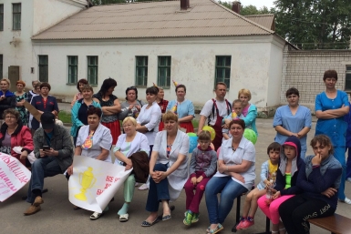 К своему празднику медики Теплоозёрска подошли с выдумкой Пресс-служба администрации Облученского района