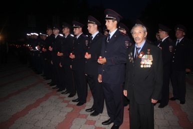 Память погибших почтили биробиджанские полицейские в канун Дня памяти и скорби  пресс-служба УМВД РФ по ЕАО 